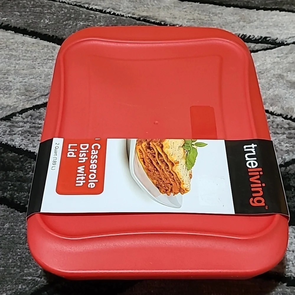 CASSEROLE DISH WITH RED LID 2 QUART TRUELIVING